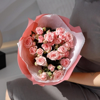 Букет «Поцелуй принцессы»  – нежные кустовые розы в королевском стиле Армавир Краснодарский край Букет «Поцелуй принцессы»  – нежные кустовые розы в королевском стиле Армавир Краснодарский край