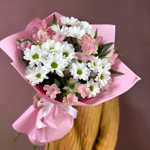 Букет «Поцелуй бабочки» нежность белых хризантем и розовых альстромерий Армавир Краснодарский край Букет «Поцелуй бабочки» нежность белых хризантем и розовых альстромерий Армавир Краснодарский край