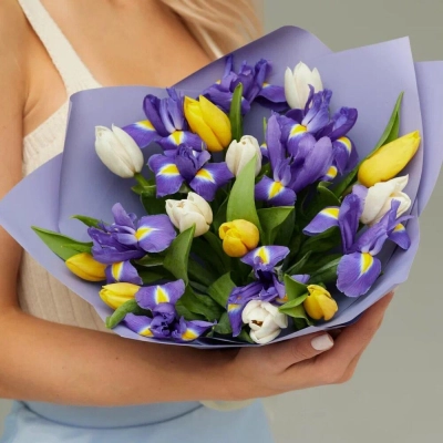 Букет из ирисов и тюльпанов «Весна» Армавир Краснодарский край Букет из ирисов и тюльпанов «Весна» Армавир Краснодарский край