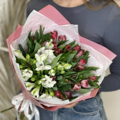 Букет «Люблю»– страсть и чистота в красно-белых альстромериях Армавир Краснодарский край Букет «Люблю»– страсть и чистота в красно-белых альстромериях Армавир Краснодарский край